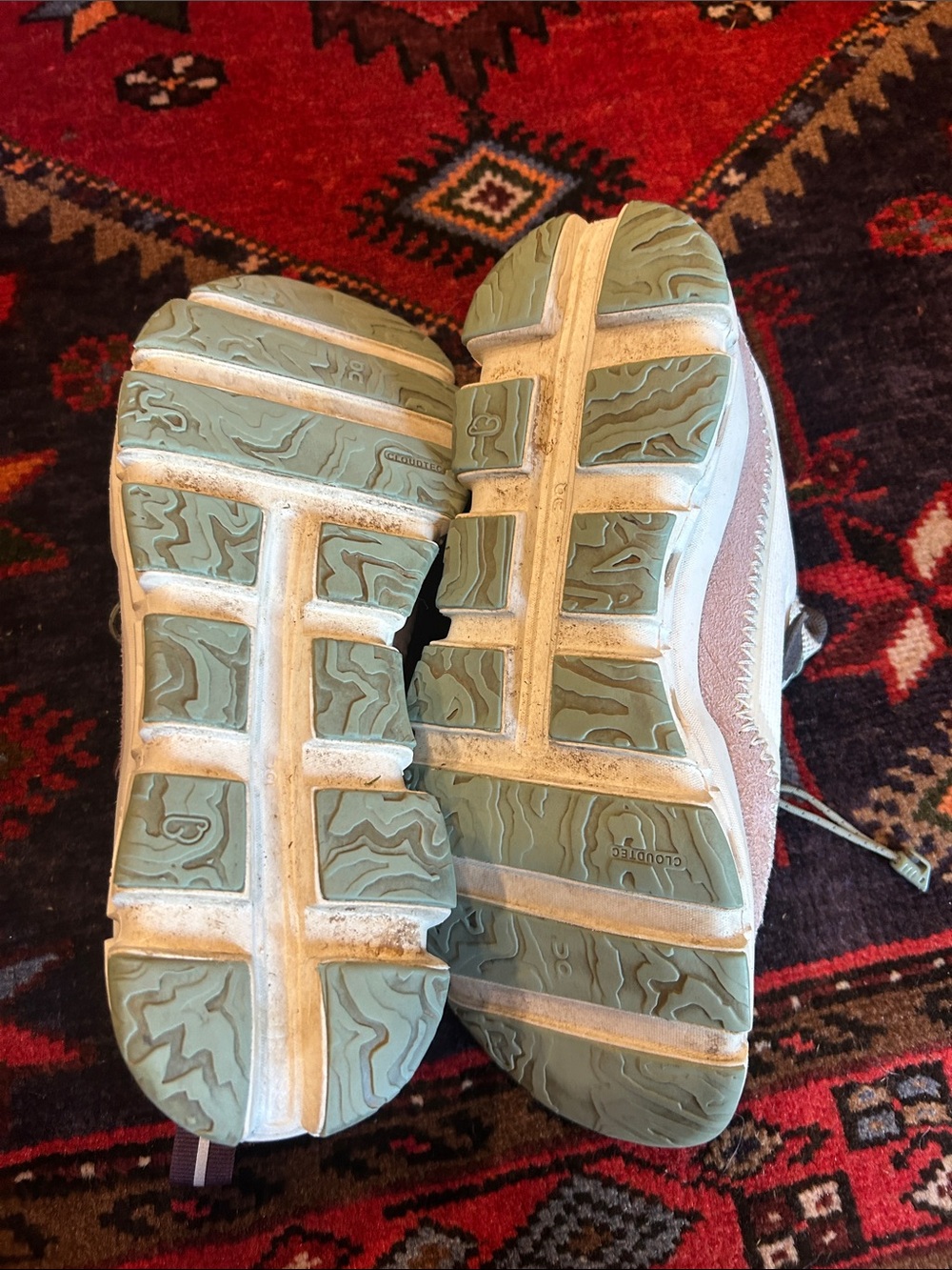 Women's On Cloud Sneakers with Cushioned Support - Picture 3 of 8